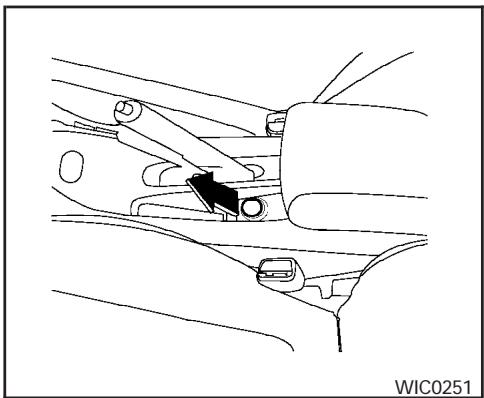NISSAN SENTRA 2003 - Planche de bord - 1