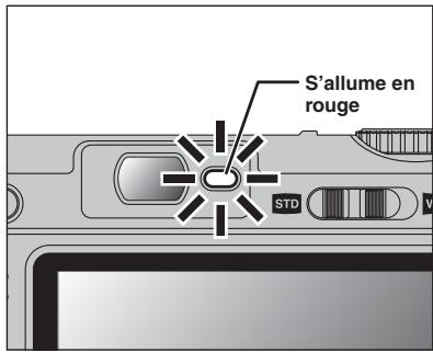 FUJI F810 - Pour charger la batterie sans une station d'accueil - 2