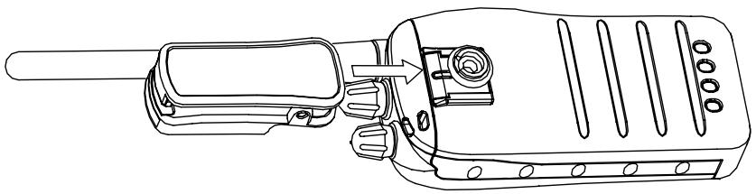 NAVICOM RT-320 - Montaje del clip para cinturón - 1