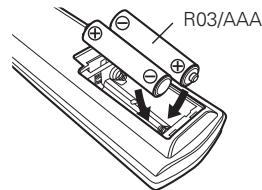 DENON AVR-4308 A - Insertion des piles - 4