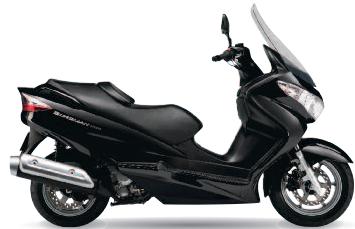 SUZUKI BURGMAN 650 - Le plus petit des maxi scooters. - 1