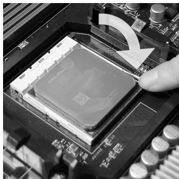 MSI 870-G45 - CPU & Cooler Installation - 4