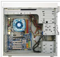 GIGABYTE GA-6ZMM7 - Installing the Motherboard - 1