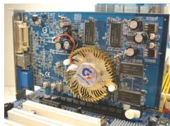 GIGABYTE GA-6ZMM7 - Instalace Rozširovací Karty - 1