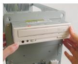 GIGABYTE GA-8TRS300M - Instalace Zařízení IDE a SATA - 1