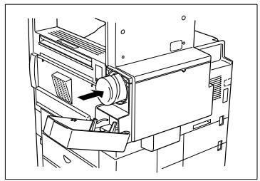 KONICA MINOLTA DI250F - Installation de l'unité de toner - 4