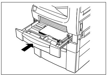 KONICA MINOLTA DI250F - Insertion du papier de réception - 4
