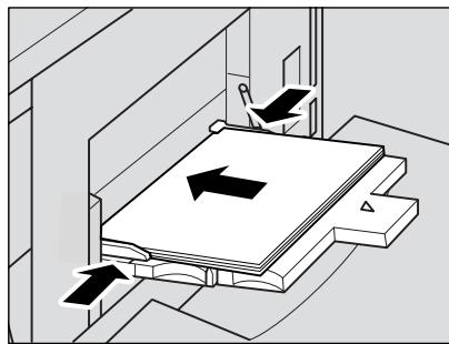 KONICA MINOLTA 7272 - Placez le papier de copie et reglez les guides en fonction du format du papier. - 1