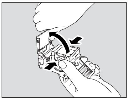 KONICA MINOLTA 7272 - Sortez l'unité d'empilage en tirant sur sa poignée. - 3