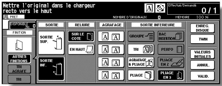 KONICA MINOLTA 7272 - Appuyez sur la touche PLIAGE EN 3 pourmettre cette touche en surbrillance. - 1