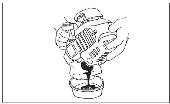 MAKITA EBH341L - REplacement of ENGINE OIL - 4