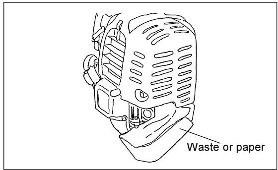 MAKITA EM4251CA - REPLACEMENT OF ENGINE OIL - 3