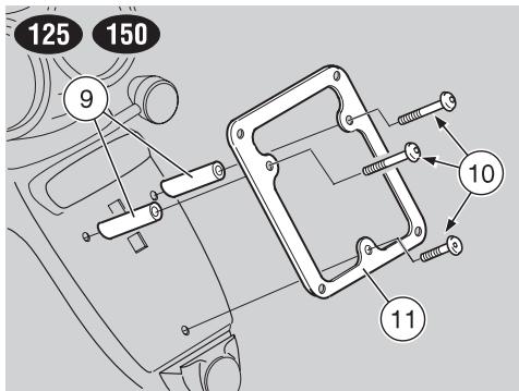 APRILIA SR 50 - DEPOSE Des portillons d'inspection DROIT et GAUCHE - 5