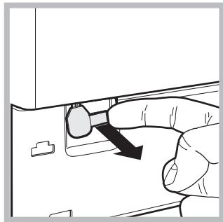 HOTPOINT-ARISTON AQUALTIS AQGMD 149 - Apertura manuale della porta oblo - 3