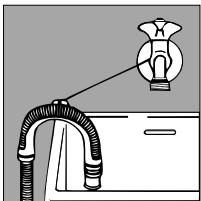 HOTPOINT-ARISTON MARGHERITA - Raccordement du tuyau devidange - 3