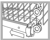 HOTPOINT-ARISTON LDF 12314,  LDF12314EEU - Nunca levante ou abaixe o cesto por um so lado. - 1