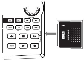 KORG D4 - Insérer une carte - 2