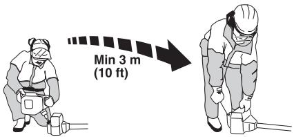 JONSERED GC 2236 - Remplissage de carburant - 3