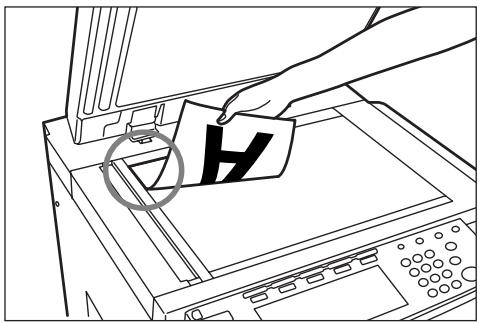 OLIVETTI D-COPIA 55 - Mise en place d'originaux sur la vitre d'exposition - 2