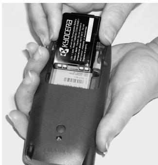 KYOCERA 6035 - Installation de la pile - 2