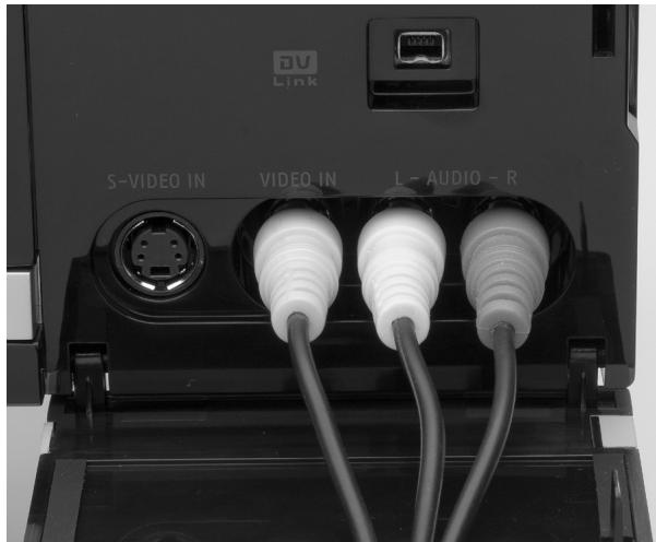 MEDION DVD RECORDER MD 82999 - Connector via les prises du panneau avant - 1