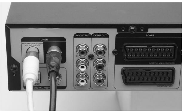 MEDION DVD RECORDER MD 82999 - Antennenkabel anschließen - 1