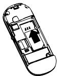 MEDION SMARTPHONE MD 96580 - Hinweisdes Akkus zu gewährleisten, sollen den Akku vor der ersten Verwendung auf die im Folgenden beschreiben Weise vollständig aufladen (ca. 12 Stunden). Beachten Sieitte, dass manche Akkus mehrere Lade- und Entladezyklen benötigen, bevor Sie ihre maximale Kapazität erreichen.

1. Vergewissern Sie sich vor dem Laden, dass der Akku korrekt eingelegt ist.   
2. Öffnen Sie die USB-Schutzabdeckung und schlieben das Reiseladegerät am USB-Anschluss an.   
3. Stecken Sie das andere Ende des Reiseladegerats in eine Steckdose.

![](images/3b2de475c64325b051c0bcf68dff61aec0bc0dc370892332b99a84601cbaa362.jpg) - 1