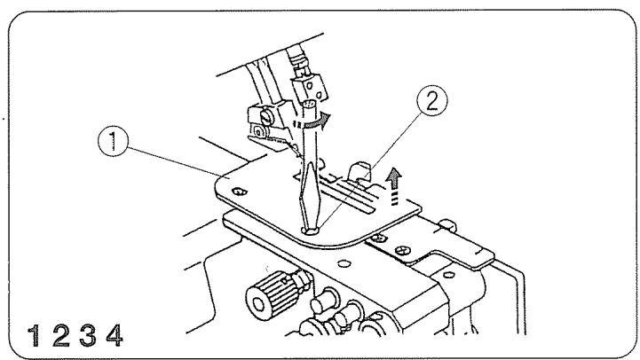 JANOME 204D - Nettoyage de la zone du couteau supérieur - 3