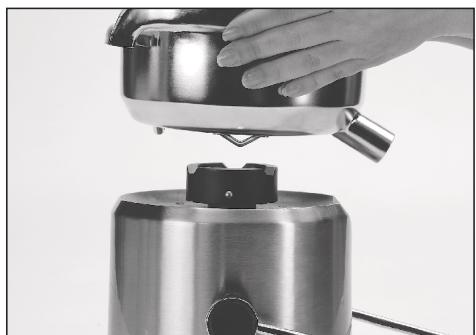 BREVILLE BJB840XL - MONTAGE DE L'EXTRACTEUR DE JUS - 1