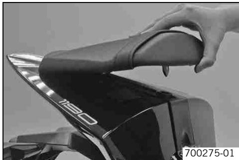 KTM 1190 RC8 FR - Poser la selle passager - 1