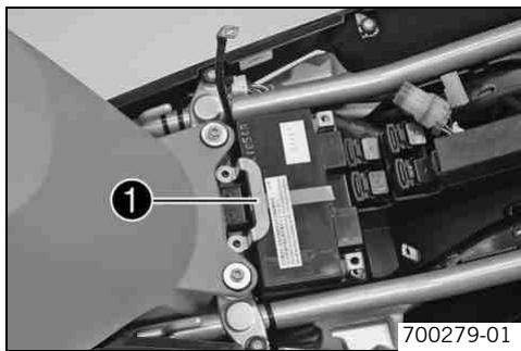 KTM 1190 RC8 FR - Poser la batterie - 1
