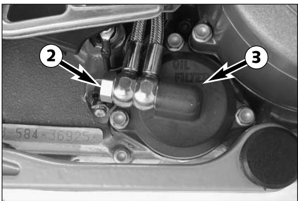 KTM 640 LC4 ENDURO - Vidange et purge du remplacement du filtre fin, circuit d'huile - 4