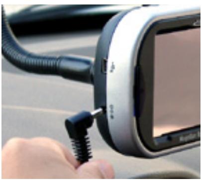 MAGELLAN ROADMATE 300 - Installation à l'aide du support de fixation pour pare-brise - 4