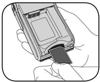 AIPTEK POCKET DV Z100 PRO - Insérer une carte mémoire (facultatif) - 2