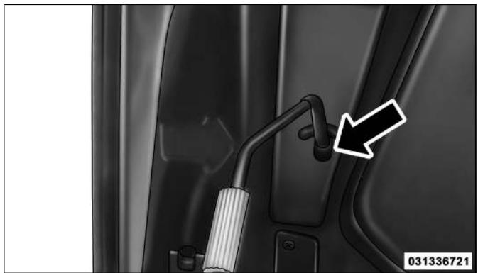 FIAT FREEMONT 2011 - OUVERTURE ET FERMETURE DU CAPOT - 3