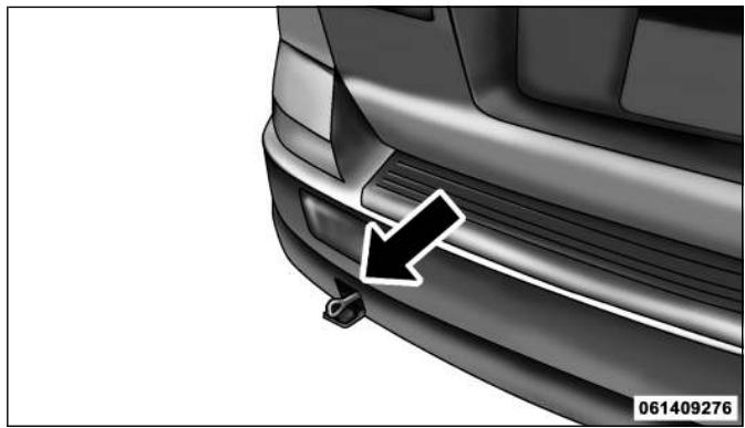 FIAT FREEMONT 2011 - UTILISATION DE L'CEILLET DE REMORQUAGE ARRIERE - 2