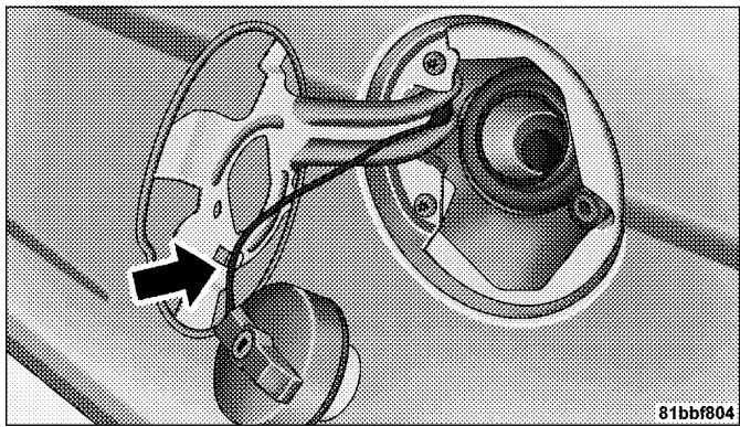 FIAT FREEMONT 2011 - VERROUILLAGE DU BOUCHON DE REMPLISSAGE DE CARBURANT (BOUCHON A ESSENCE) - 2