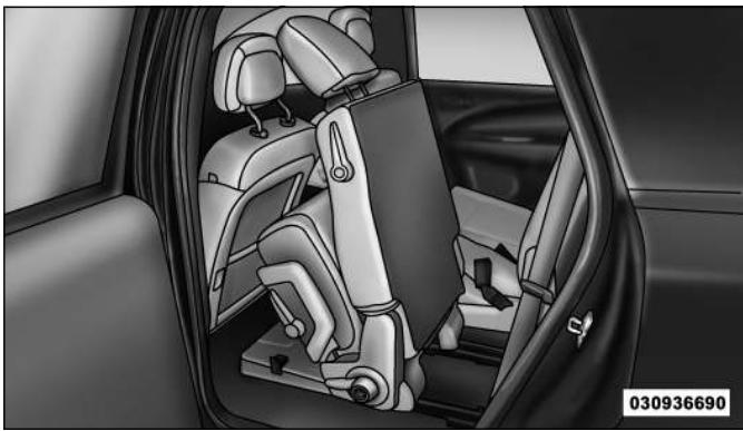 FIAT FREEMONT 2011 - Pour déplier et déplacer le siècle de deuxieme rangée vers l'arrière - 1