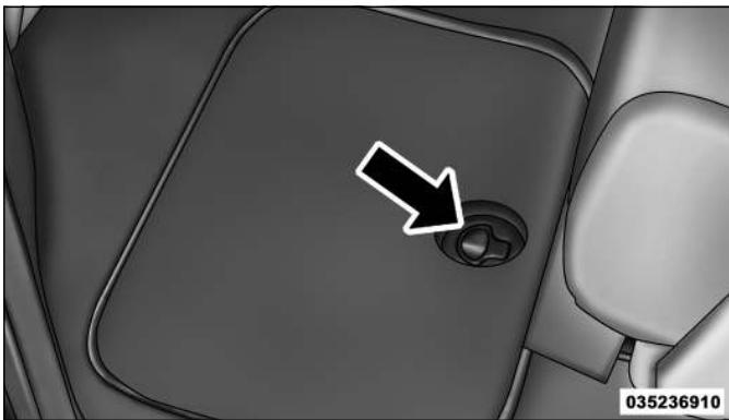 FIAT FREEMONT 2011 - POCHETTES POUR CARTES ET FIXATIONS DE SACSA PROVISION DE DEUXIEMERANGEE - SELON L'ÉQUIPEMENT - 2