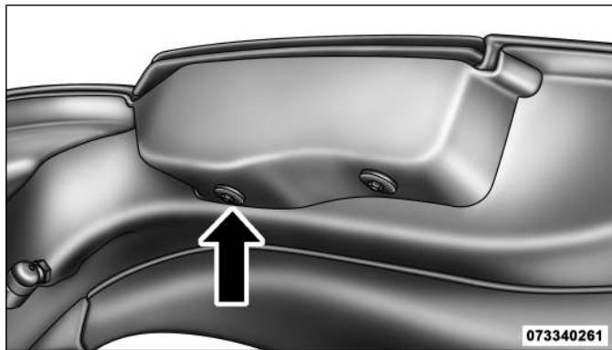 FIAT FREEMONT 2011 - Changer le feu de recul - 1