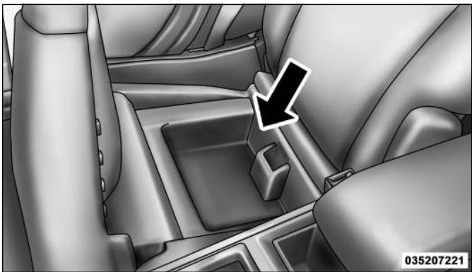 FIAT FREEMONT 2011 - COMPARTIMENT DE SIEGE DE PASSAGER AVANT FLIP 'N STOW™ - SELON L'ÉQUIPEMENT - 1