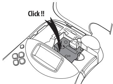 DYMO LABELMANAGER 450D - Pour insérer la cassette ruban - 4