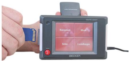 BECKER 7914 - Enfichage de la carte mémoire - 1