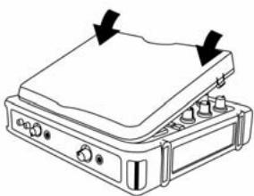 HERCULES DJ CONSOLE MK2 - Pour détacher le capot : - 1