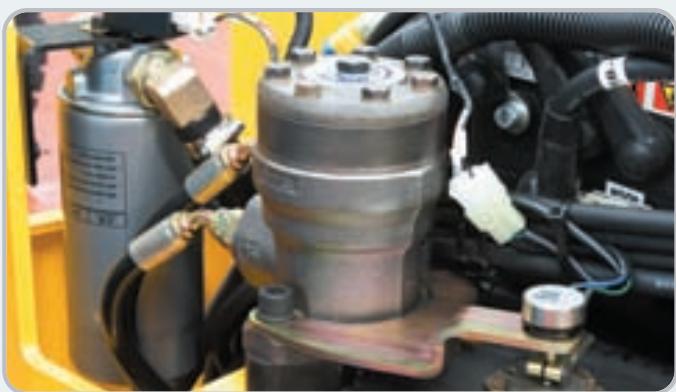 HYUNDAI 15BT-7 - Remplacement aisé de la batterie - 1