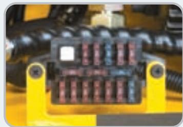 HYUNDAI 15BT-7 - Remplacement aisé de la batterie - 3