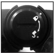 BUSHNELL MARINE BINOCULARS 137507 - BATTERIA: Una batteria di tipo CR2 al litio (3 volt) - 3