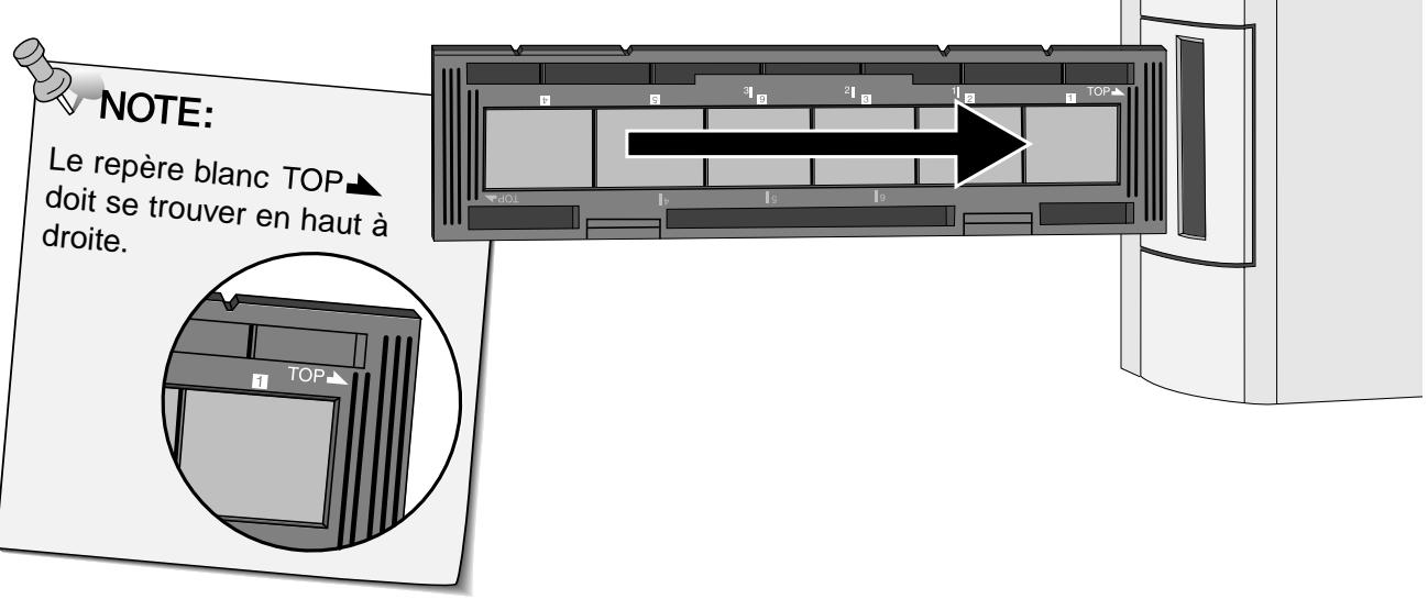 MINOLTA DIMAGE SCAN SPEED - Engagez le passé-vues dans le logement prévu à cet effet pour numériser les vues 1, 2, ou 3. - 1