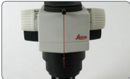 LEICA LED3000 NVI - Montage du corps de microscope - 2