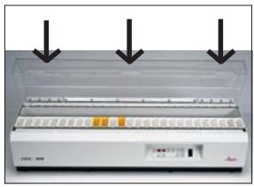 LEICA ST4040 - Opérations préliminaires sur l'automate pour le procédé de coloration: mise en place et remplissage des stations - 1